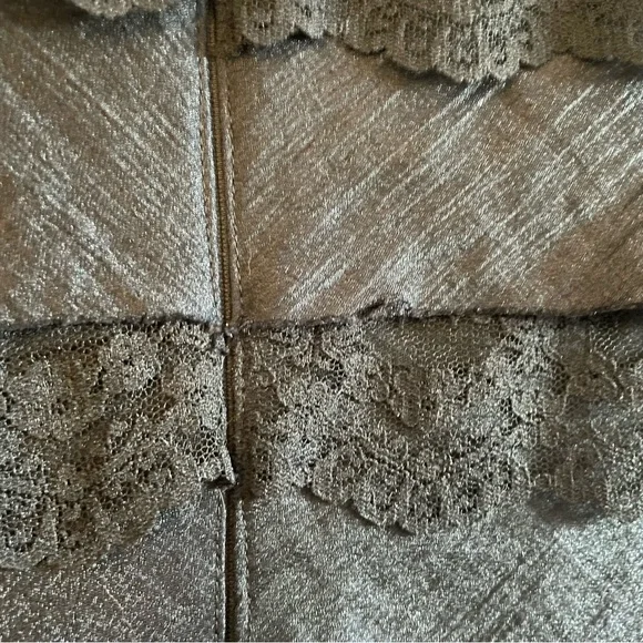 Maggy London Black Tiered Lace V-Neck Cap Sleeve Mini Dress - Size 6 EUC - Picture 11 of 16